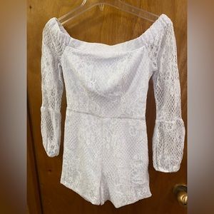 Guess White Lace Romper Off The Shoulder XS.✨